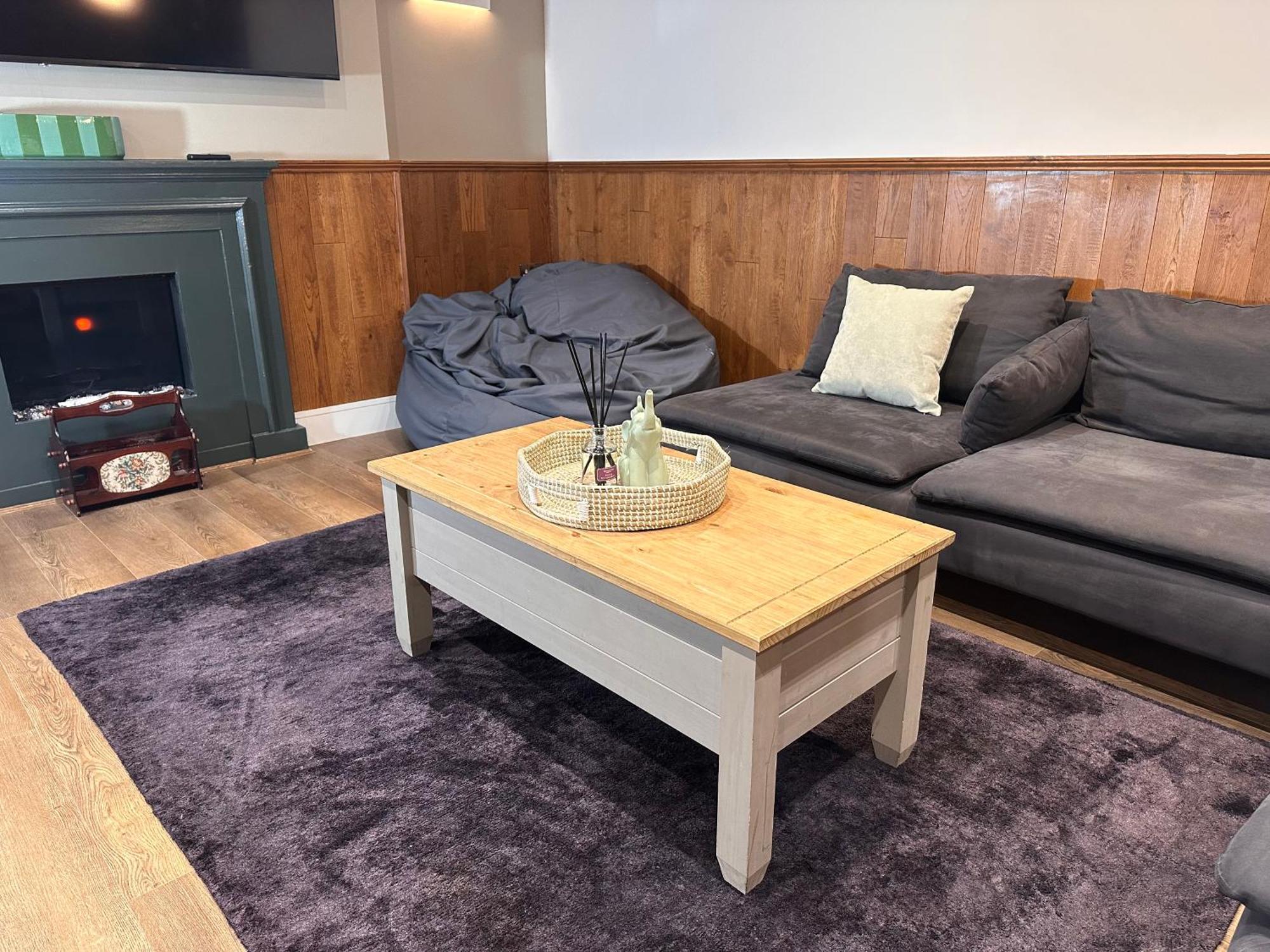 Spacious 2 Bedroom Flat Near Hyde Park By Beiroom Apartment